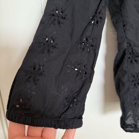 Madewell Wrap Top Womens Sz Small Black Scalloped Eyelet Floral Boho Feminine - Picture 3 of 10